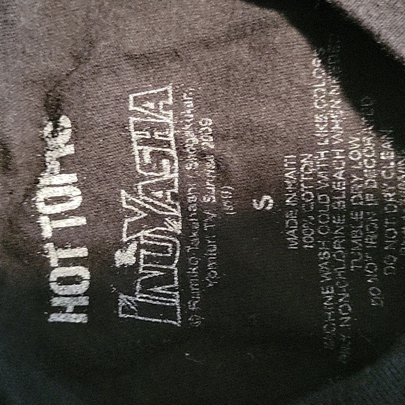 tshirt - Picture 3 of 3